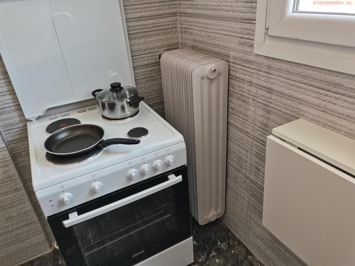 Penthouse Spacious W Super Wifi & Terrace, 2 Min From Metro Athén Kültér fotó