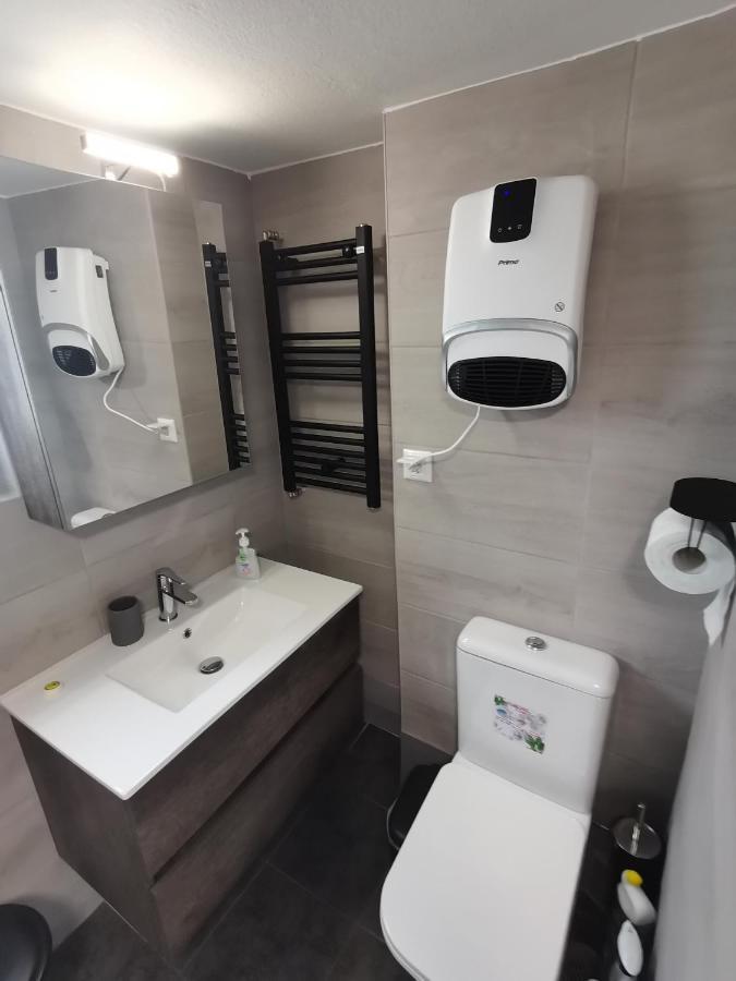 Penthouse Spacious W Super Wifi & Terrace, 2 Min From Metro Athén Kültér fotó